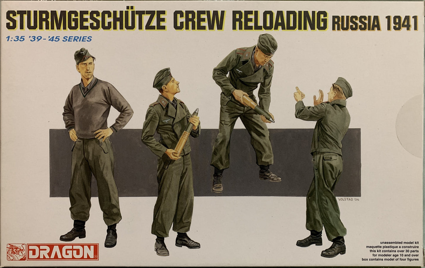Dragon 1/35 Strumgeschutze Crew Reloading Russia 1941
