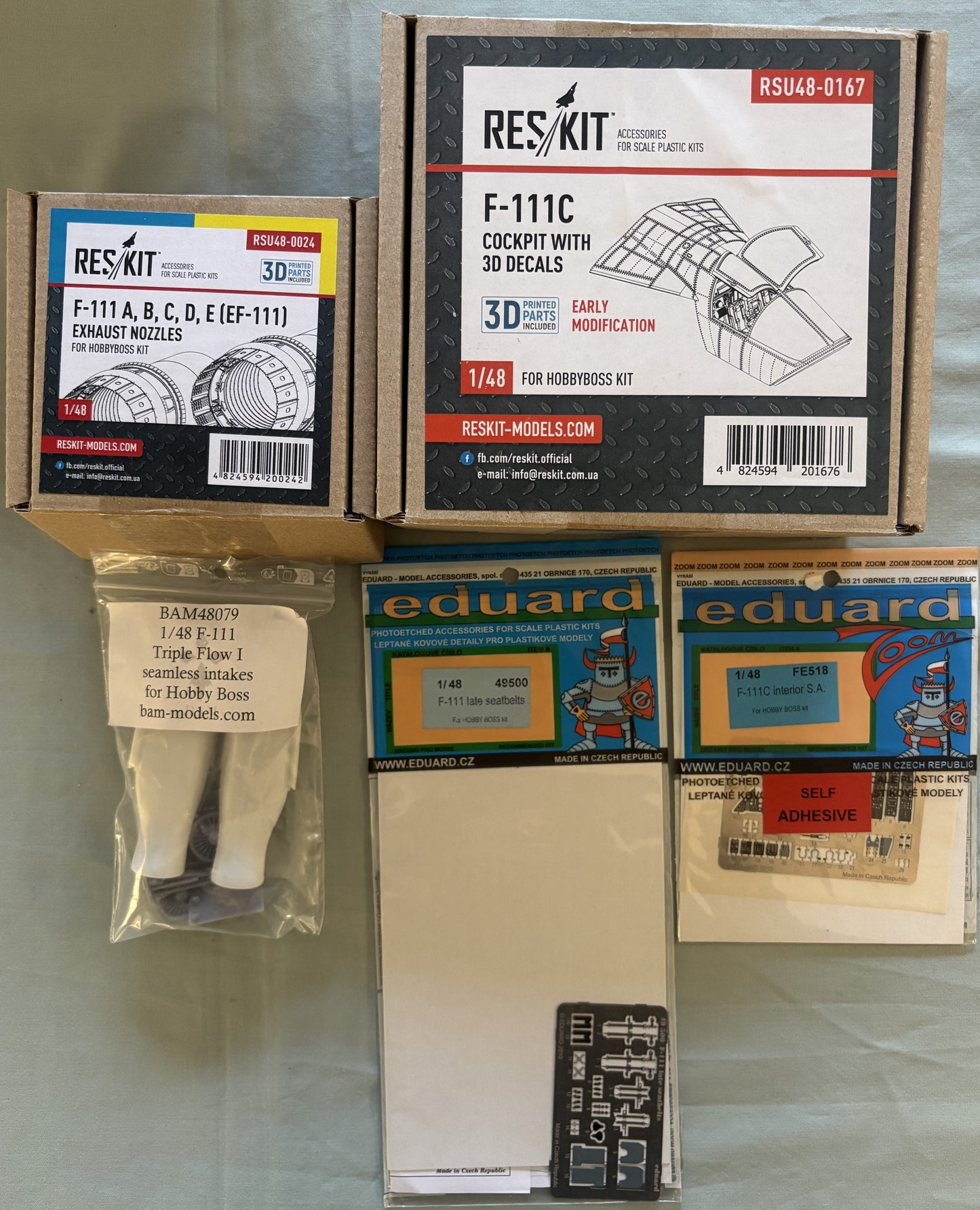 Hobby Boss 1/48 Australian F-111C Pig + Extra's Pack