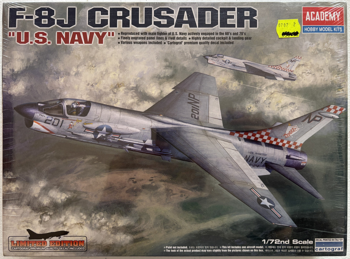 Academy 1/72 F-8J Crusader "U.S Navy" [Limited Edition]