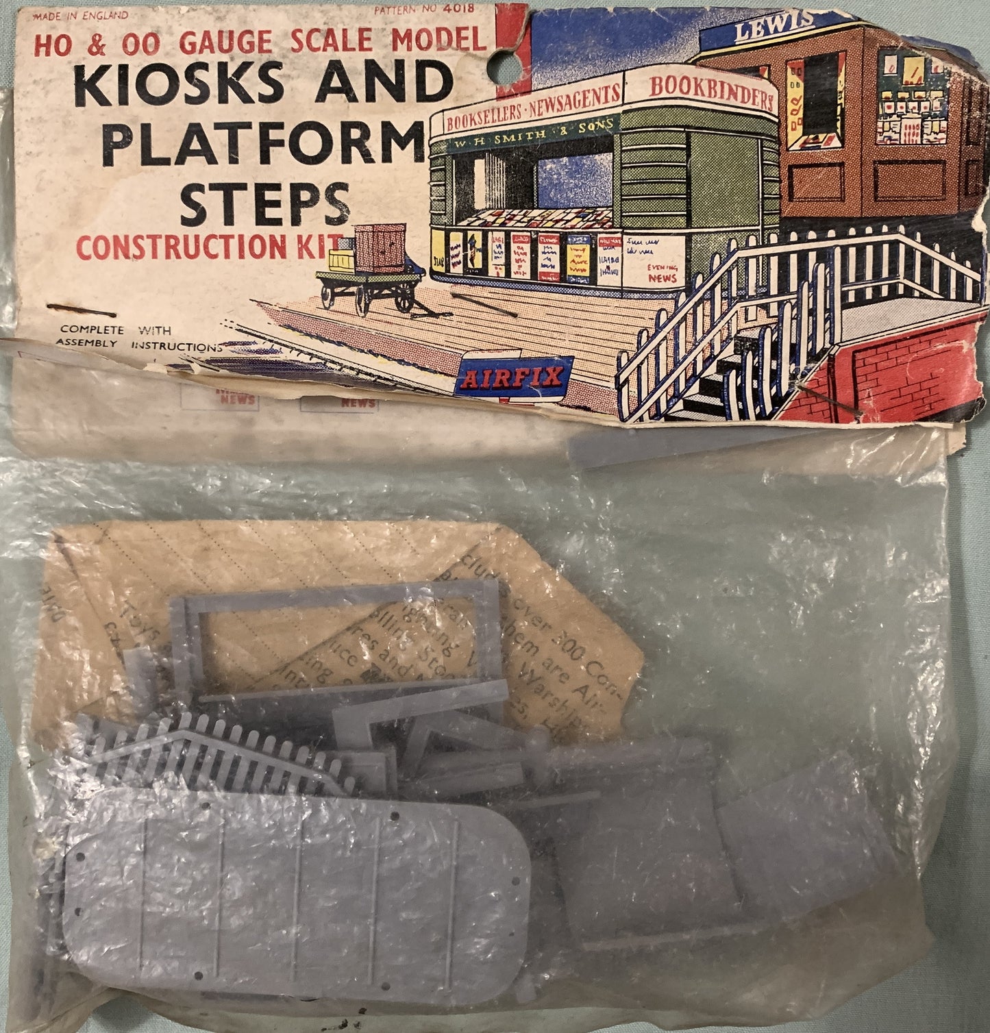 Airfix H0/00 Kiosks and Platform steps