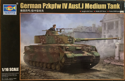 Trumpeter 1/16 German PzKpfw IV Ausf.J Medium Tank