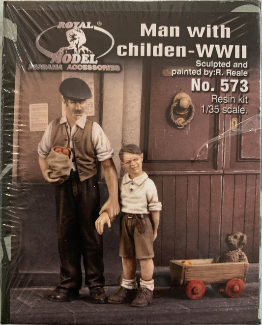 Royal Model 1/35 Man with Children - WWII